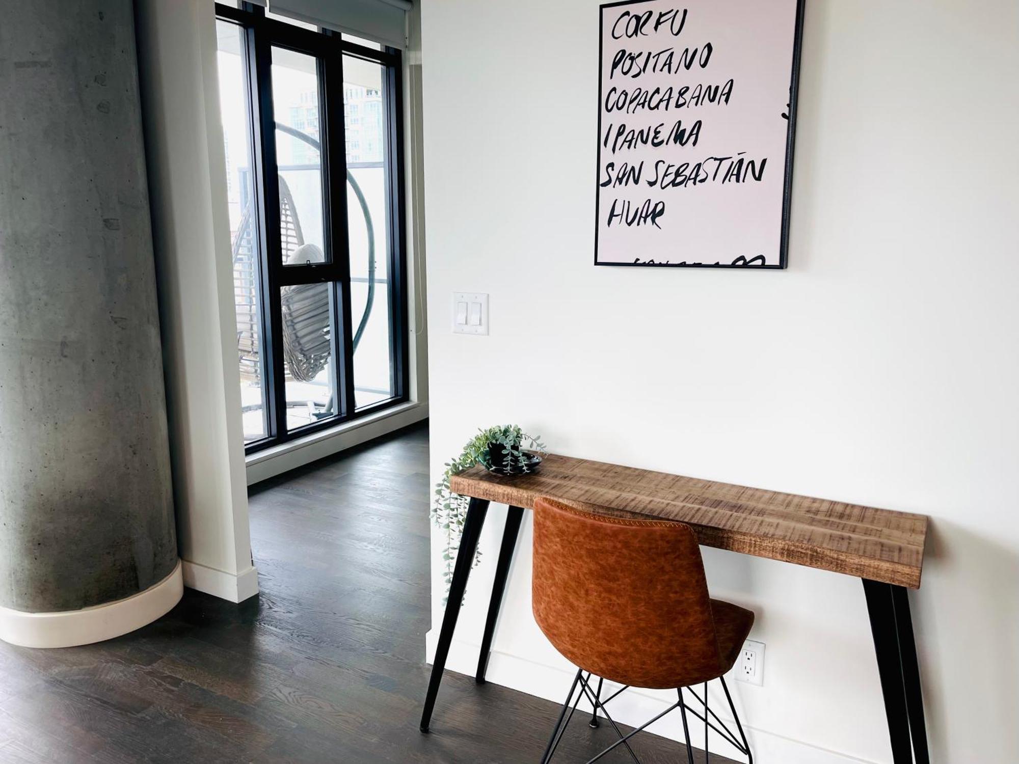 Luxury Dt, 2 Bedroom Deal, Private Balcony, Full Kitchen, Gym - Free Parking Calgary Zewnętrze zdjęcie